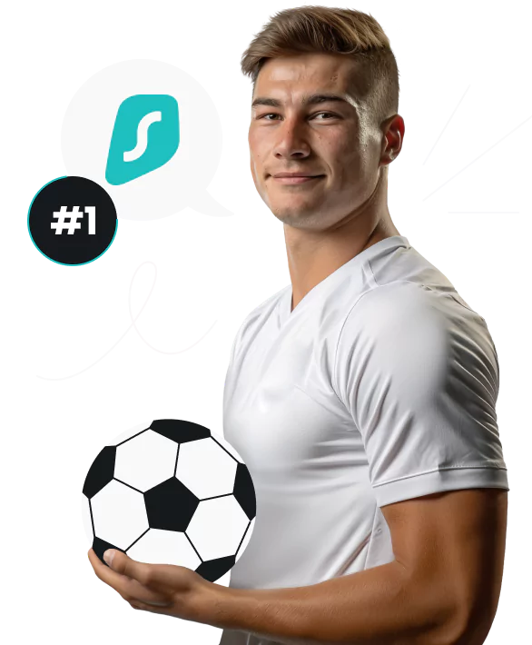 Un homme souriant tenant un ballon de football à côté du chiffre 1 et d'une bulle contenant le logo Surfshark.